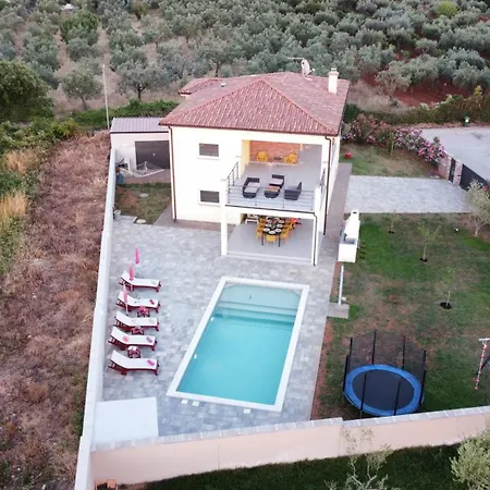 Leandra * فودنيان