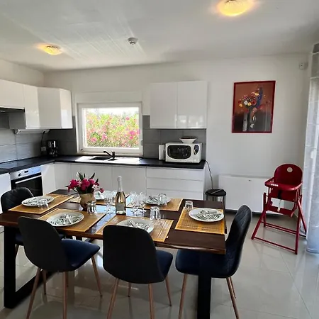 فيلة Leandra فودنيان