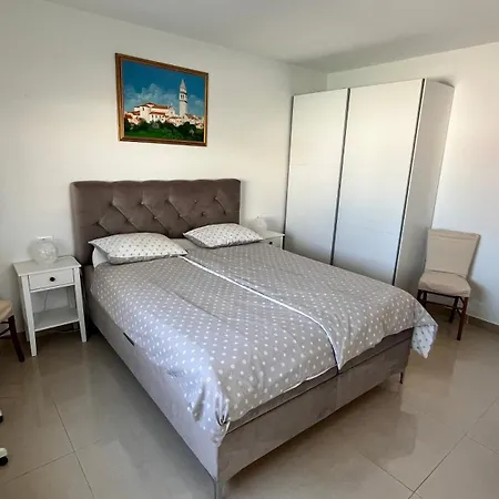 Leandra فيلة فودنيان