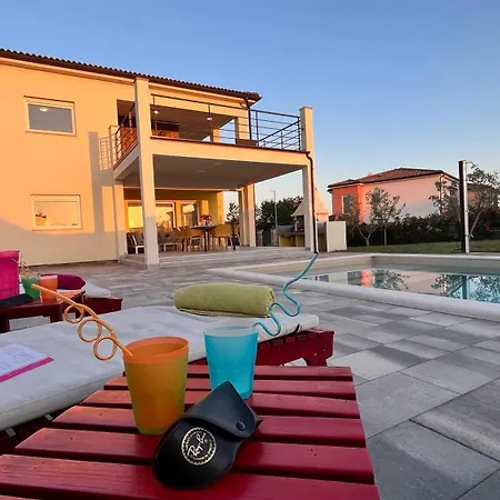 Leandra * فودنيان