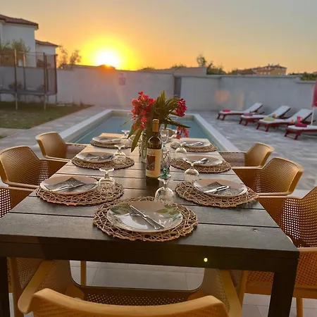 Leandra فيلة فودنيان