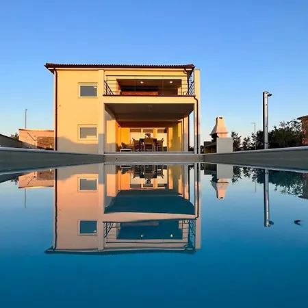 Leandra * فودنيان